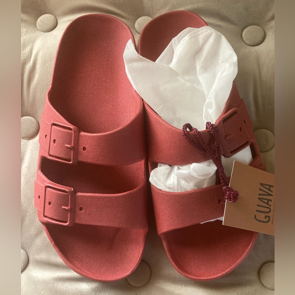 Guava Slides Nwt& Duster Size 6/7 - image 1